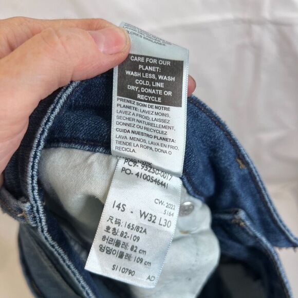 Levis Signature Gold Mid Rise Bootcut Denim Blue Jeans Casual Size 14 Short - Picture 7 of 9